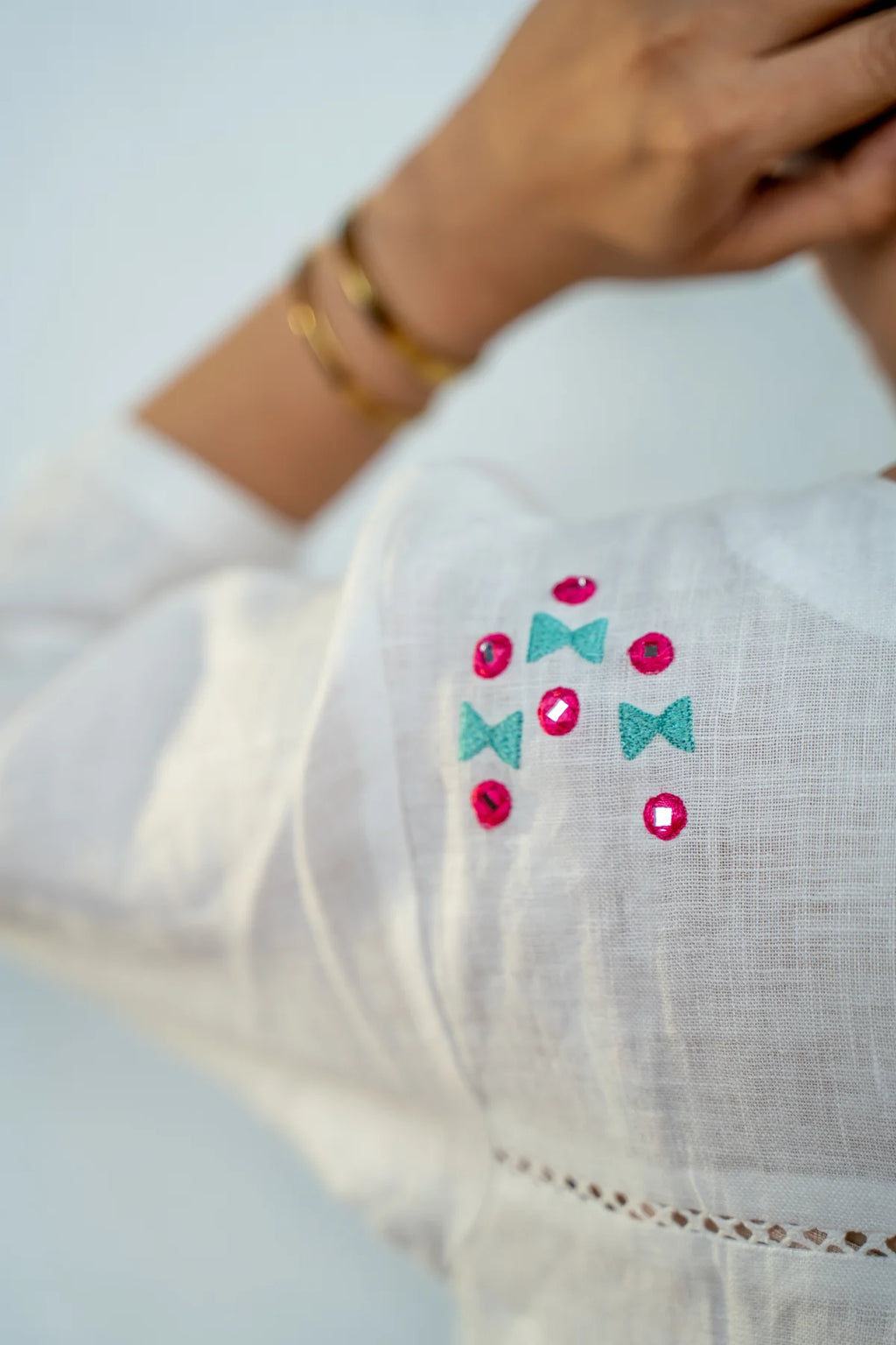 Ivory White Linen Embroidered Kurti Set 2pcs