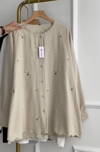 Liiyana Yoona Embroidered Top